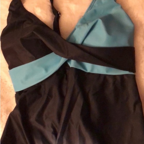 $13 or 2 for $20. Denater tankini swim top – size XL. Black and teal. - Picture 4 of 8